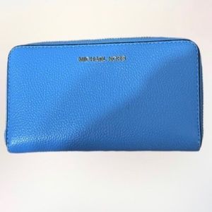 Michael Kors Zip Wallet
